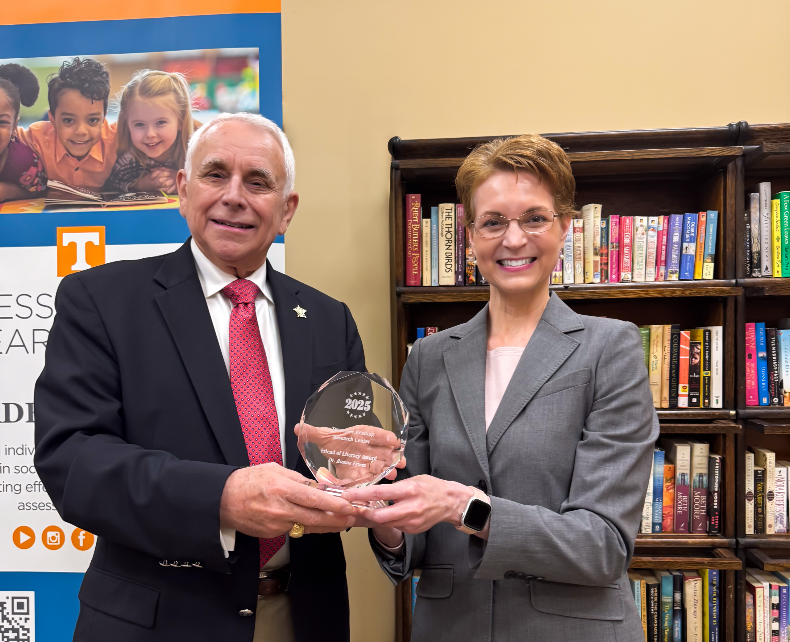 Dr. Ronnie Erwin Honored with “Friend of Literacy” Award for Transformative Impact on Education